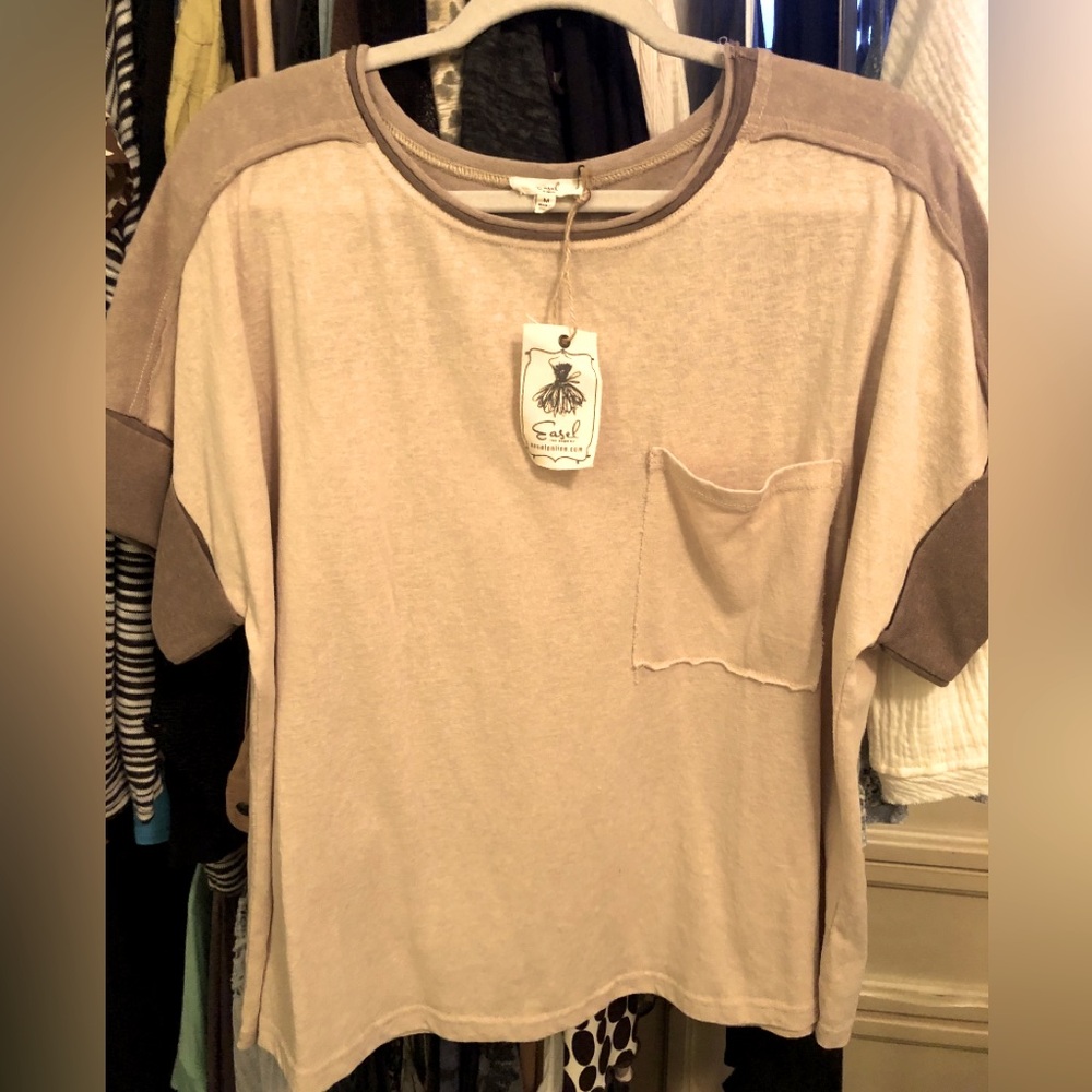 NWT Easel top. Size medium but fits like XL. Measurements in photos.